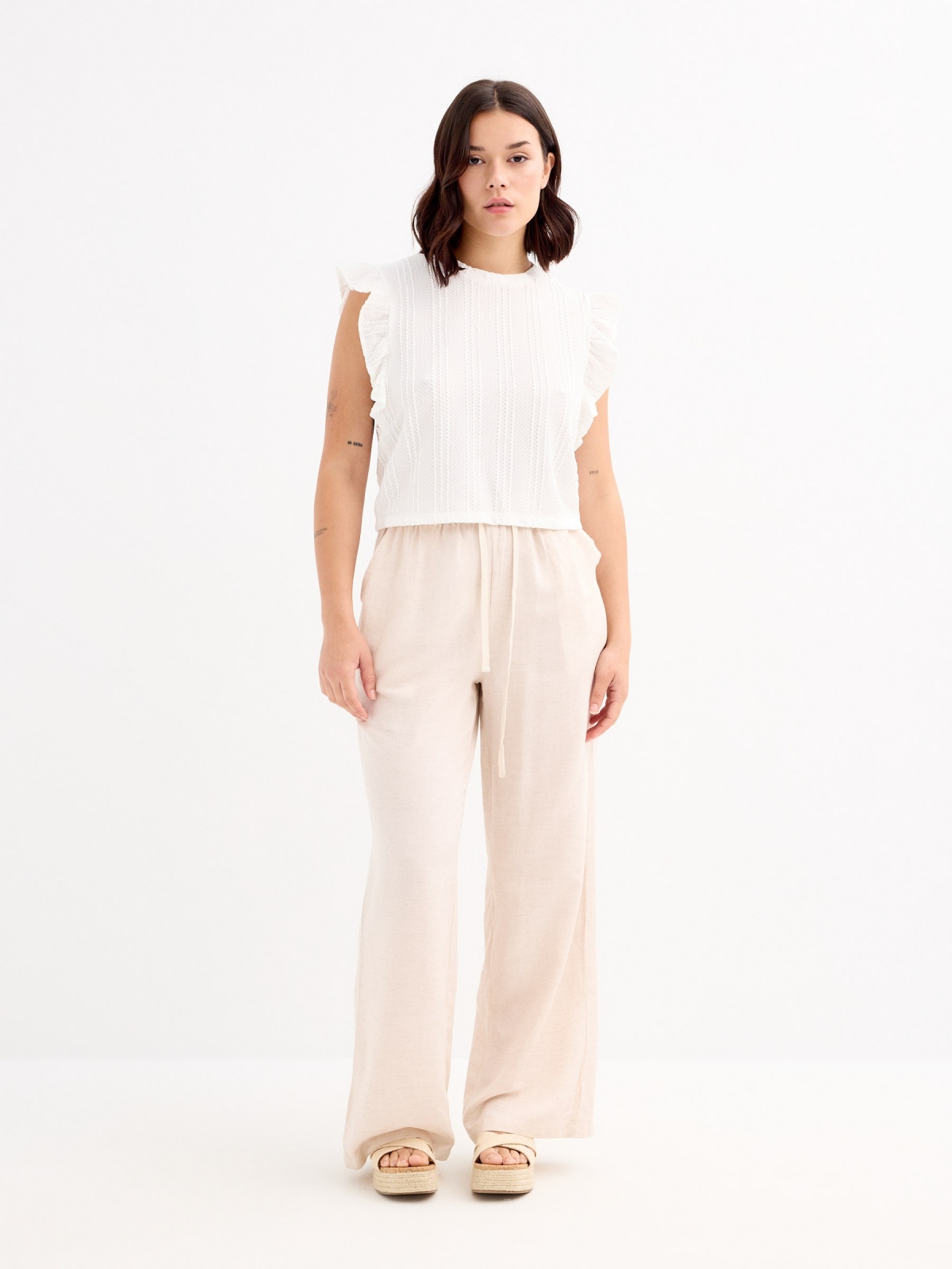 Camiseta volantes crop blanco vista general frontal