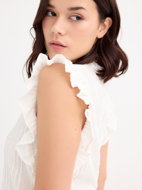  Camiseta volantes crop blanco