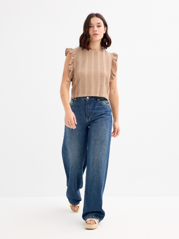 Camiseta volantes crop taupe vista general frontal