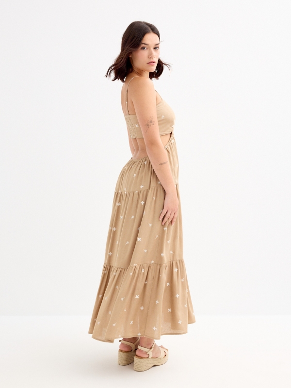 Vestido midi flores abertura taupe vista detalle
