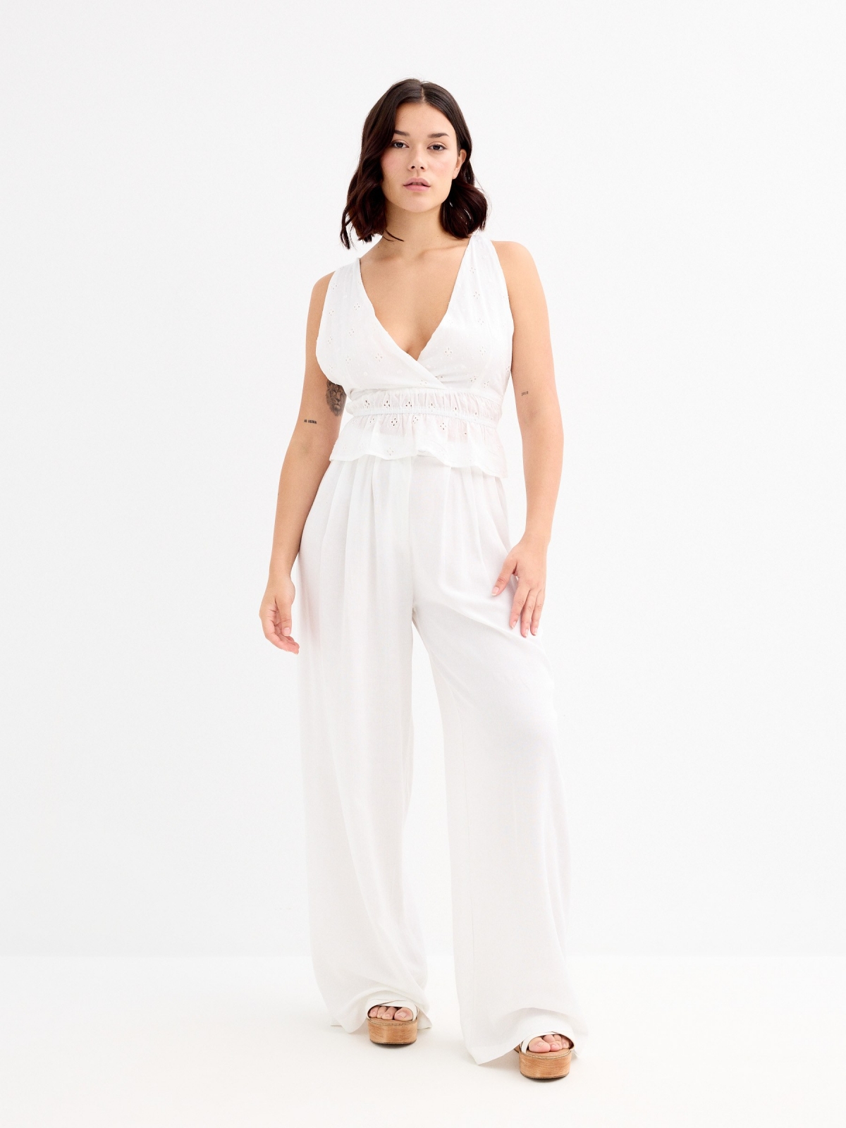 Pantalón fluido con lino blanco vista general frontal