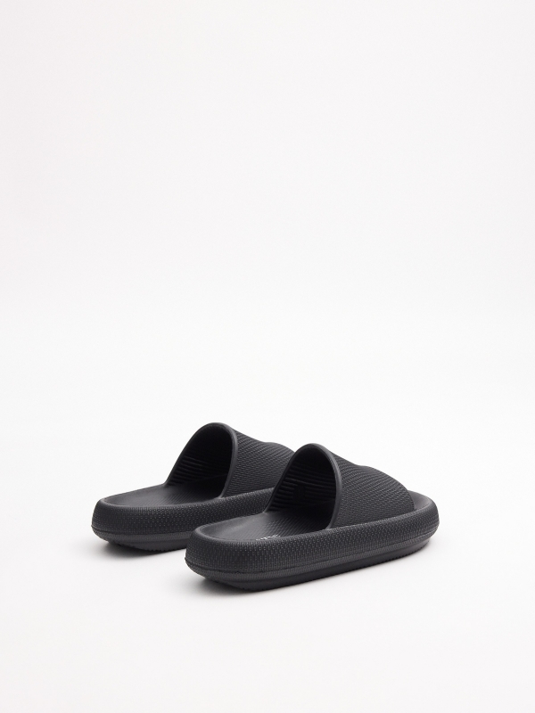 Chanclas de playa comfort negro vista frontal 45º