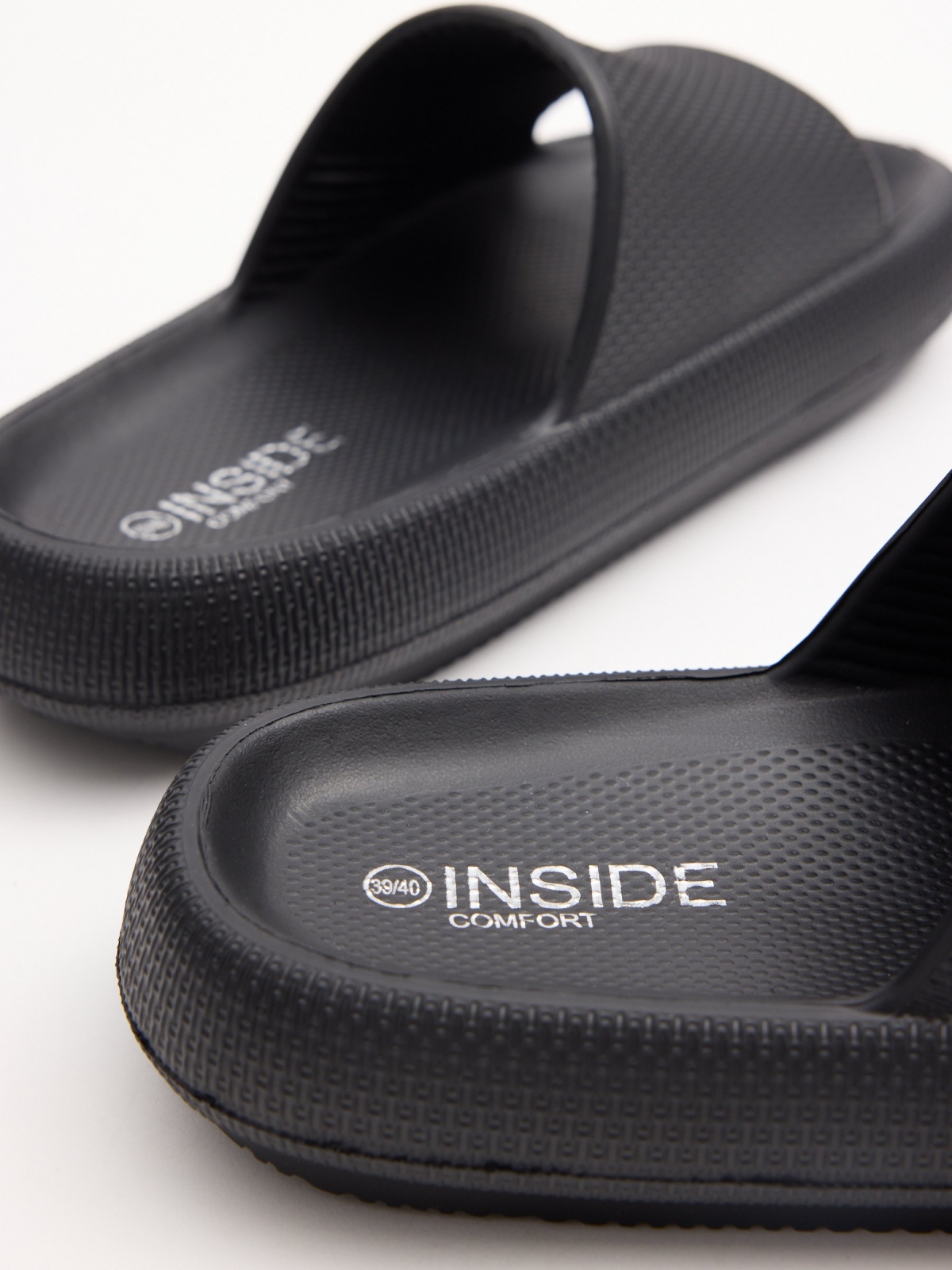 Chanclas de playa comfort negro vista detalle