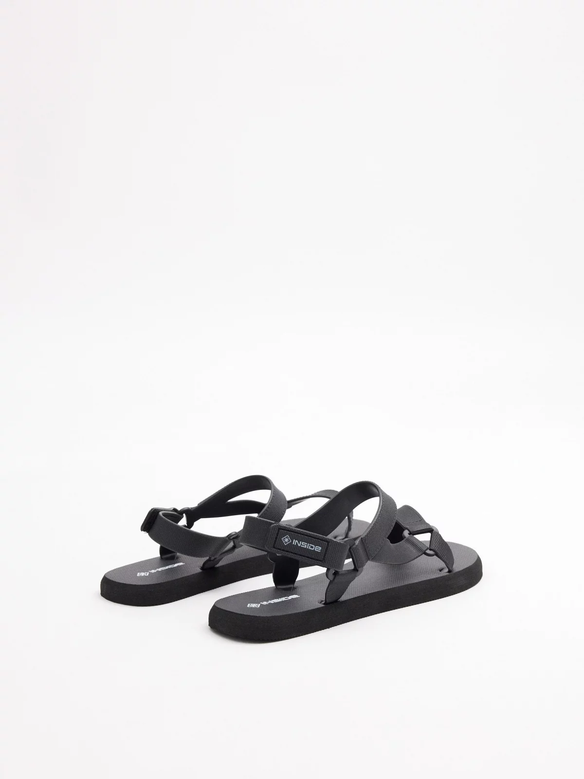 Sandalia tiras velcro negro vista trasera 45º