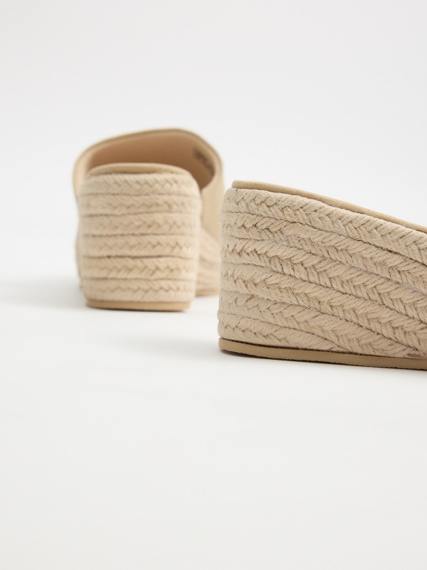 Wedge platform jute embroidery off white 45º back view