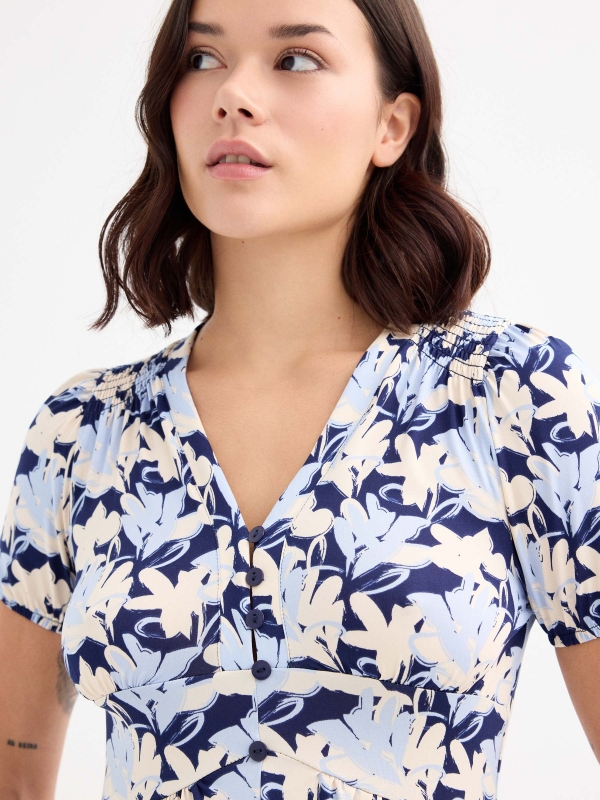 Vestido longo estampado flores azul marinho vista detalhe