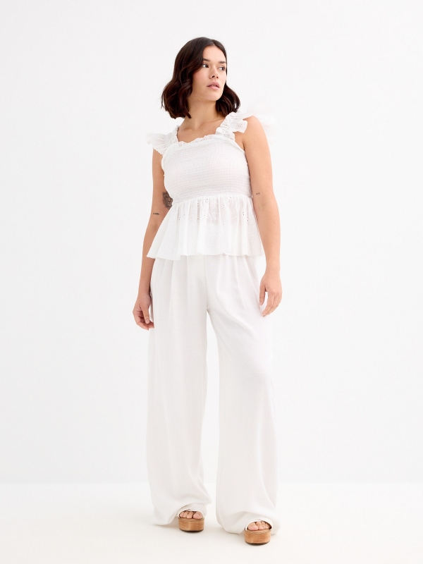 Top honeycomb ruffles white front view