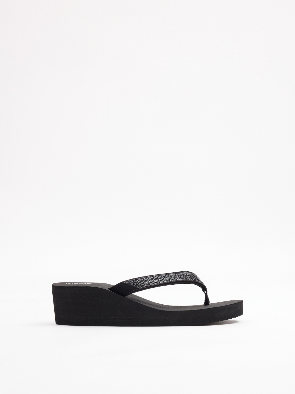 Chanclas cuña detalle pedrería negro vista cenital