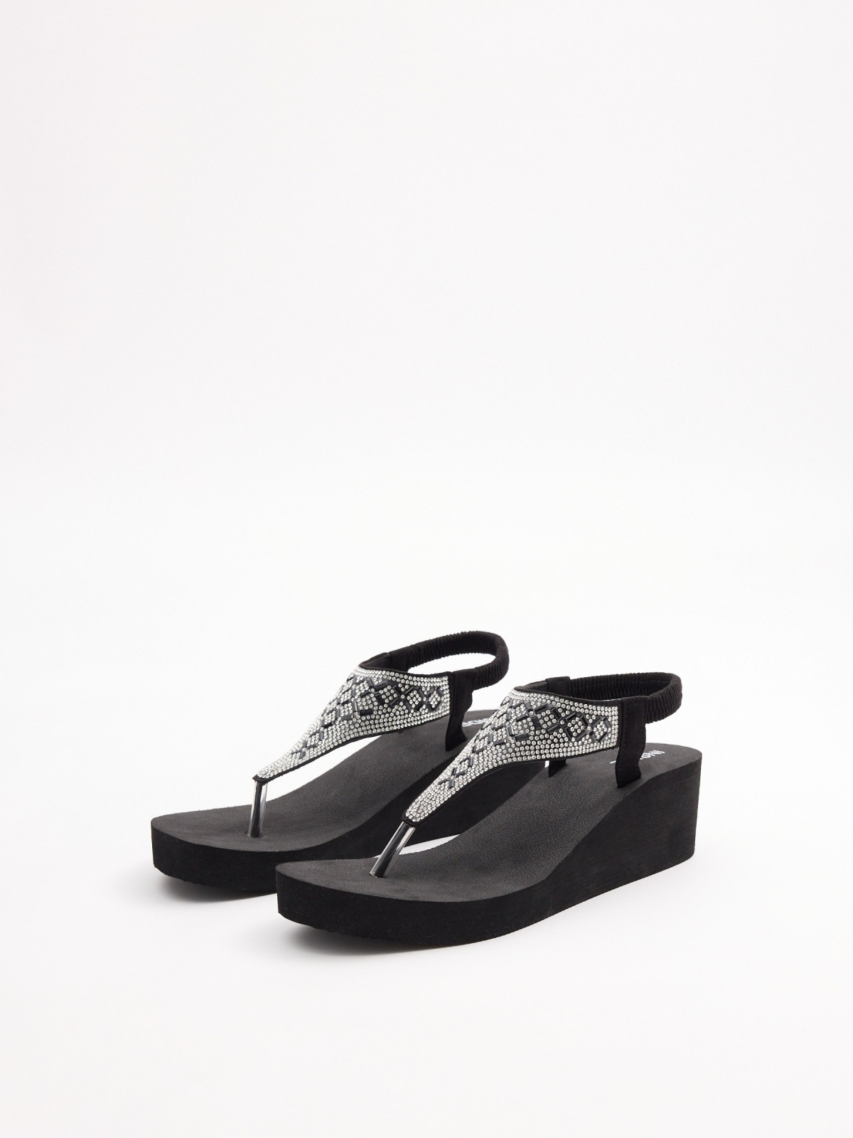 Wedge sandals with elastic closure black 45º front view