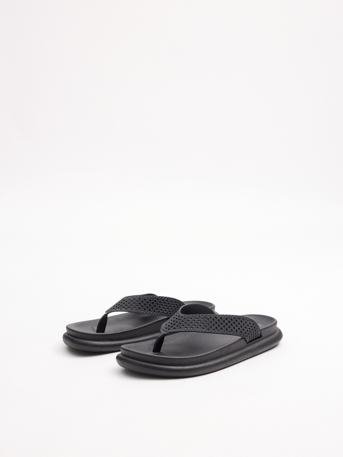 Chanclas dedo confort negra negro vista frontal 45º