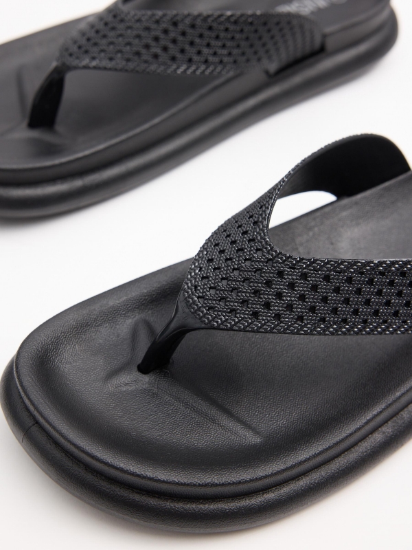 Chanclas dedo confort negra negro vista detalle