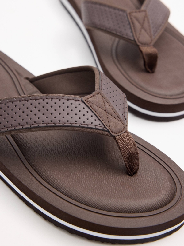 Chinelo dedo conforto marrom marrom escuro vista detalhe