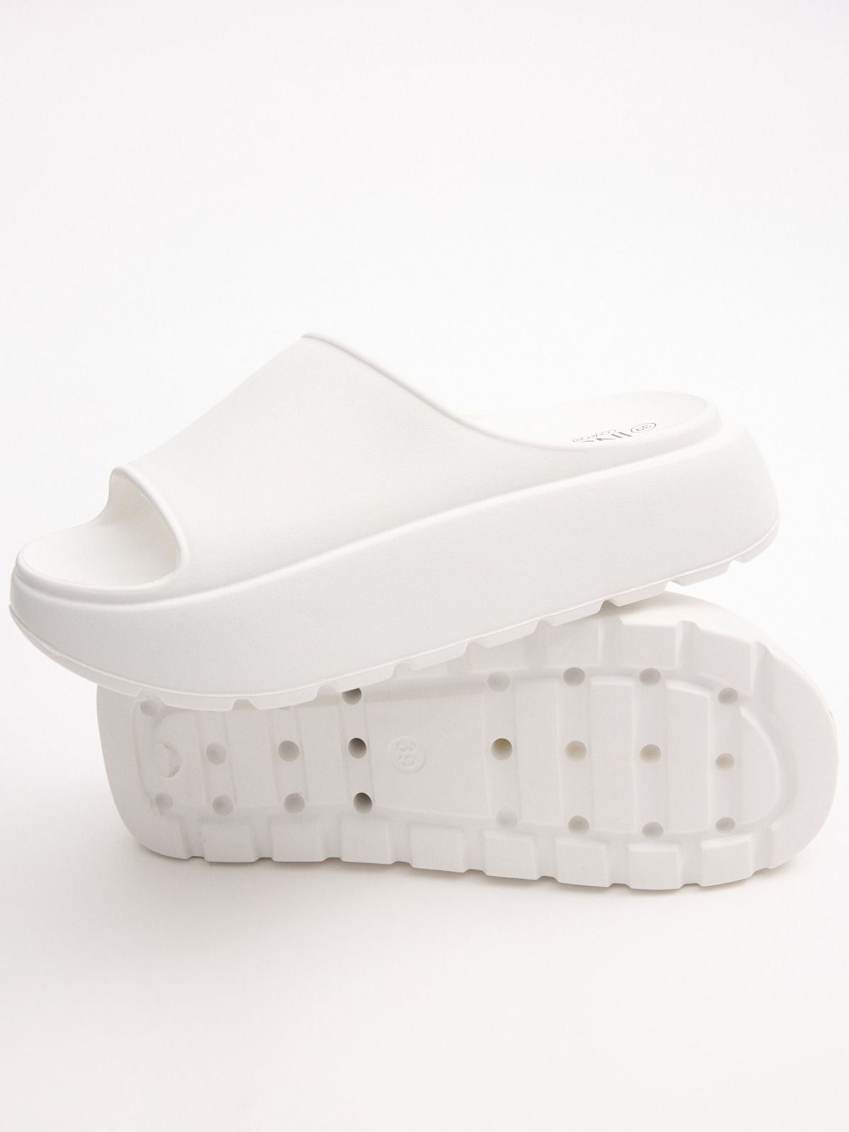 Chinelo pala plataforma branco vista detalhe