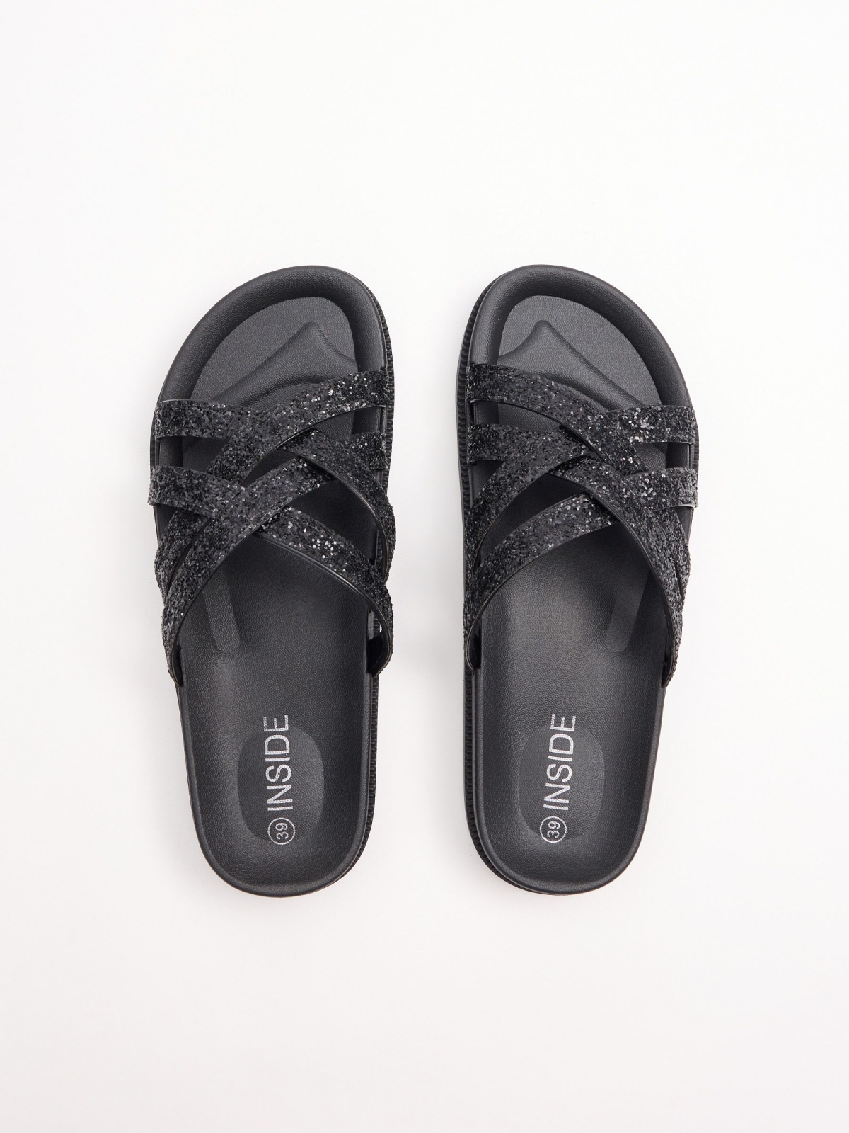 Chanclas tiras cruzadas detalle brillantes negro vista trasera 45º