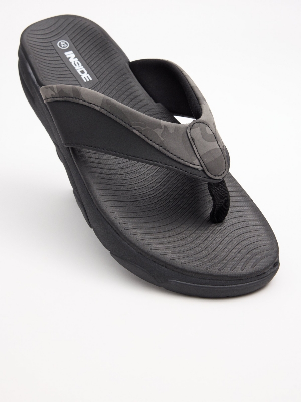 Platform toe sandal black detail view