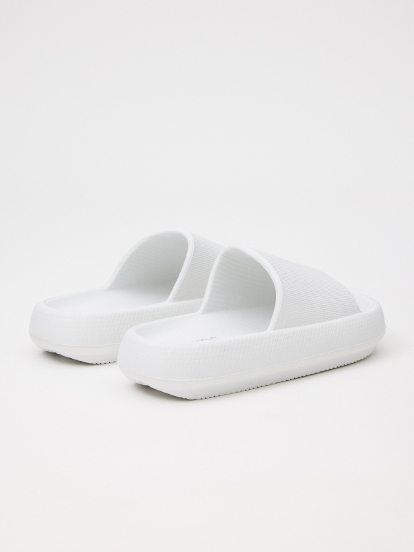 Chinelo pá branco branco vista frontal 45º