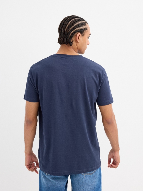 Camiseta estampado combinado azul marino vista media trasera