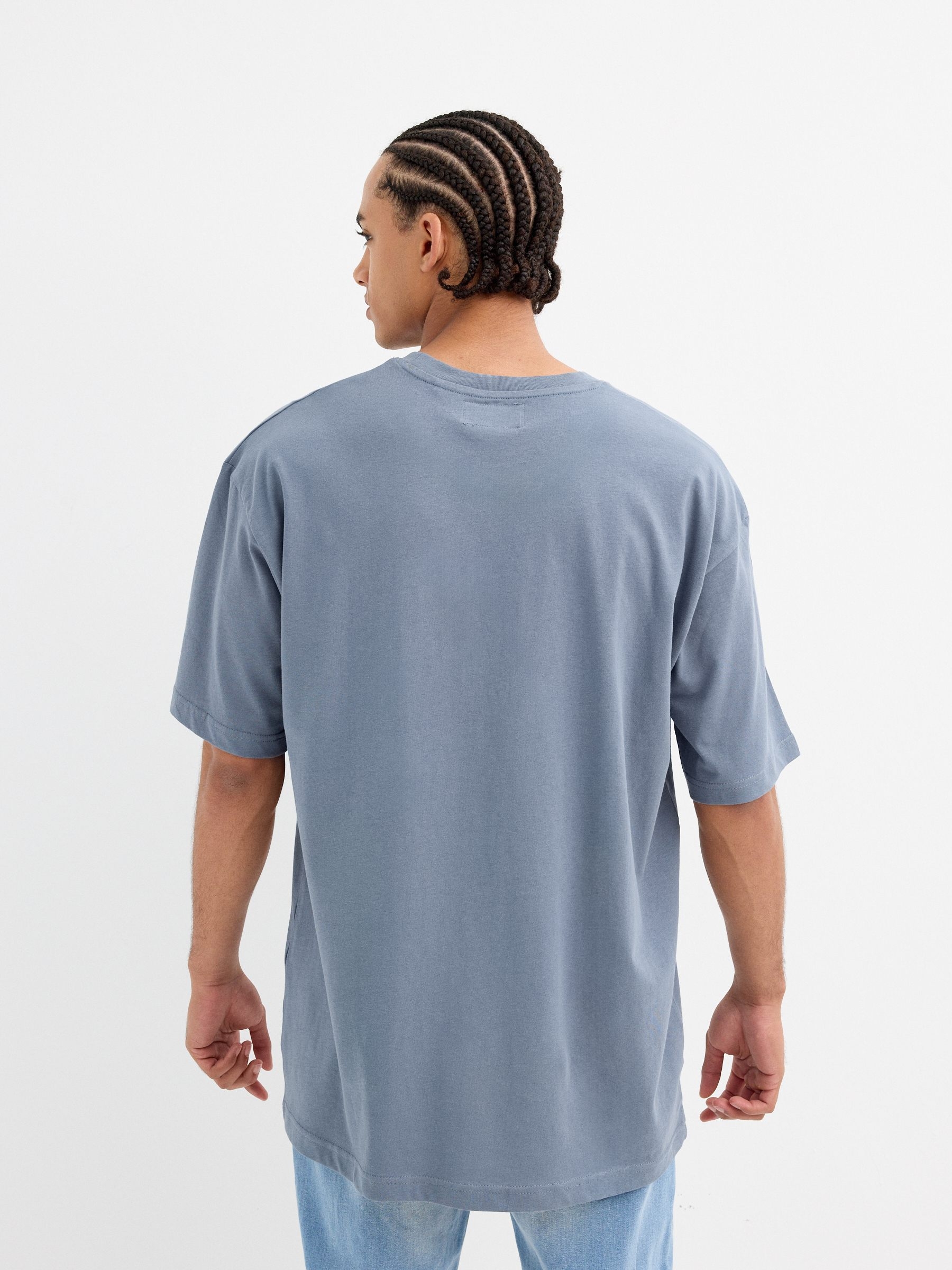  Camiseta oversize básica azul vista frontal