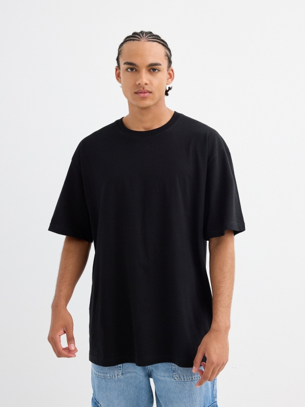 Basic oversized t-shirt black middle front view
