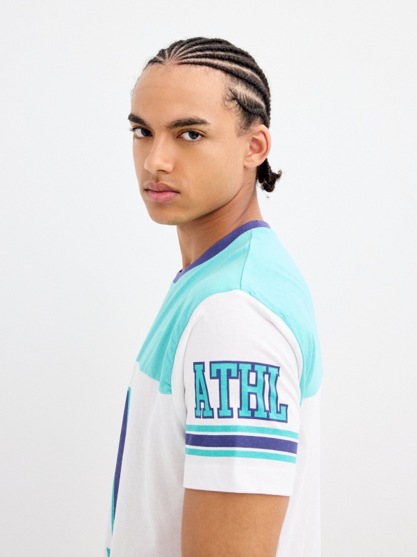 Sports print t-shirt white detail view