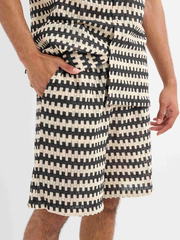 Bermuda jogger ponto texturizado preto vista detalhe