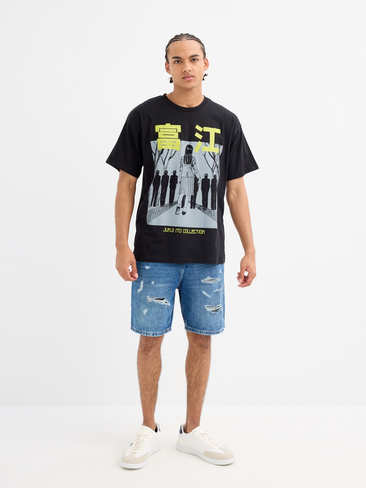 Camiseta Junji Ito negro vista general frontal
