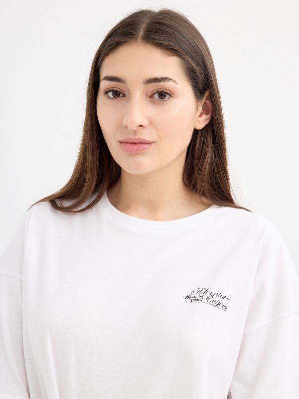 Camiseta oversize adventure blanco vista general frontal