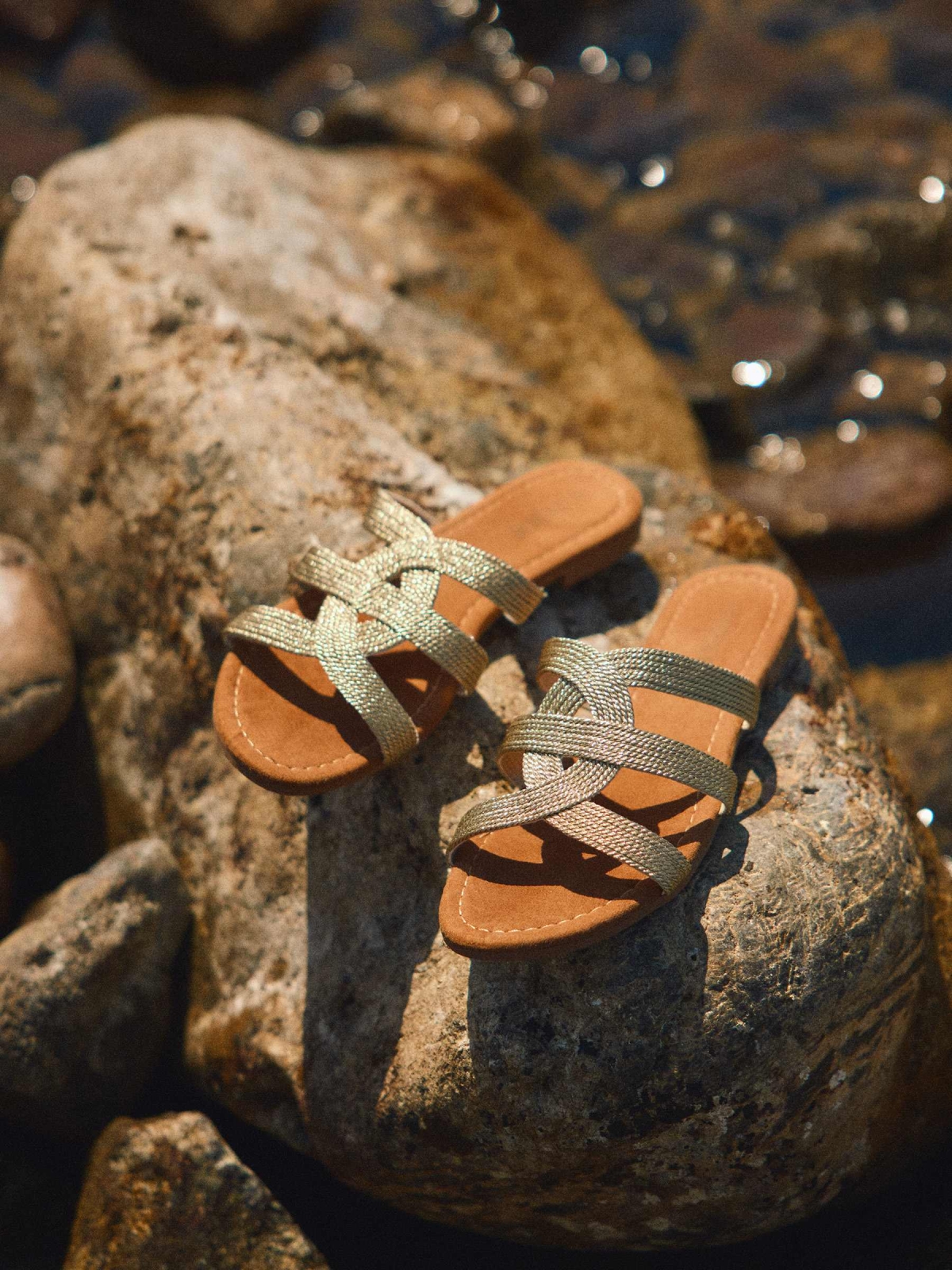 %New% Sandalias tiras brillo dorado/plateado