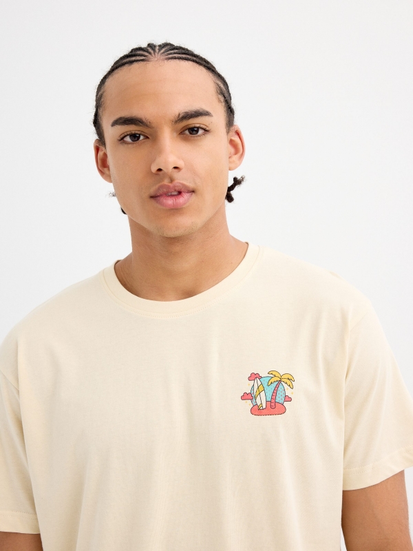 Camiseta estampada summer vibes areia vista geral frontal