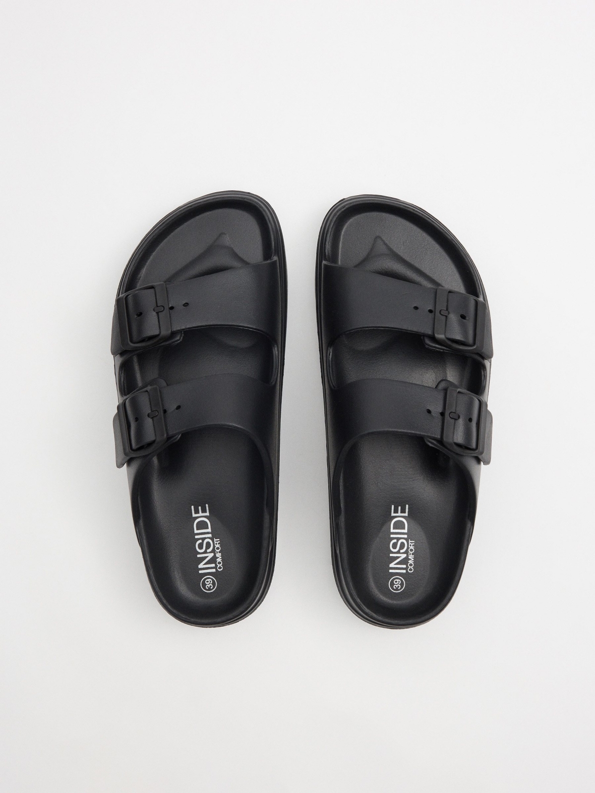 Chinelo plataforma com fivela dupla preta preto vista traseira 45º