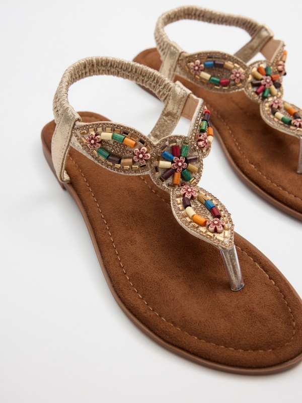 Sandália dedo brilhos multicoloridos areia vista detalhe