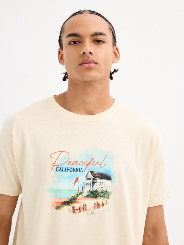 Camiseta estampado California arena vista general frontal