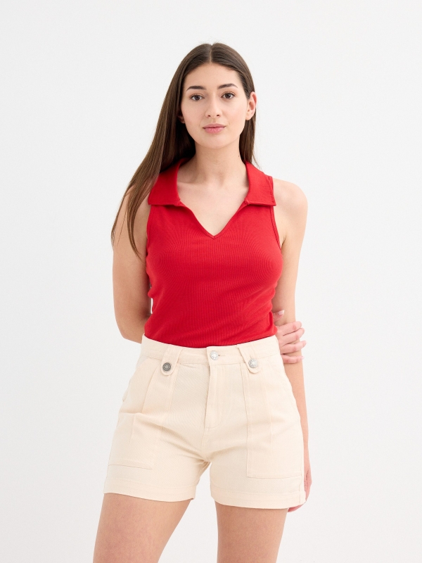 Short beige pinzas beige vista media frontal