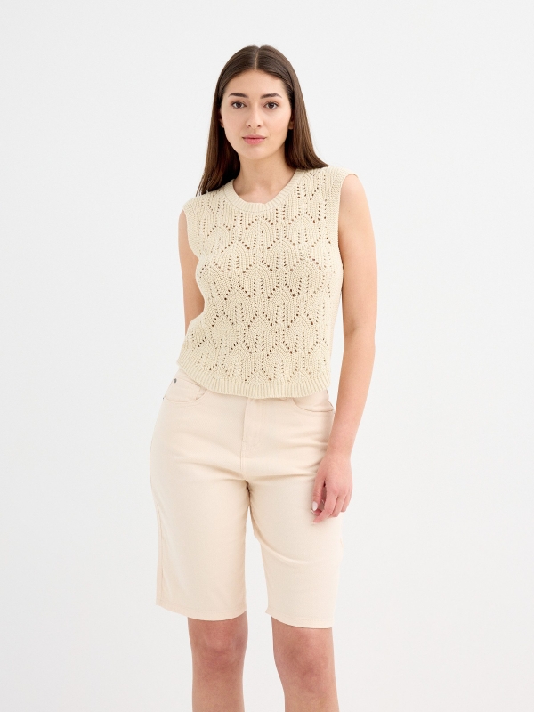 Basic beige denim bermuda beige middle front view