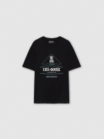 %Pto% Camiseta estampa futurista preto vista frontal