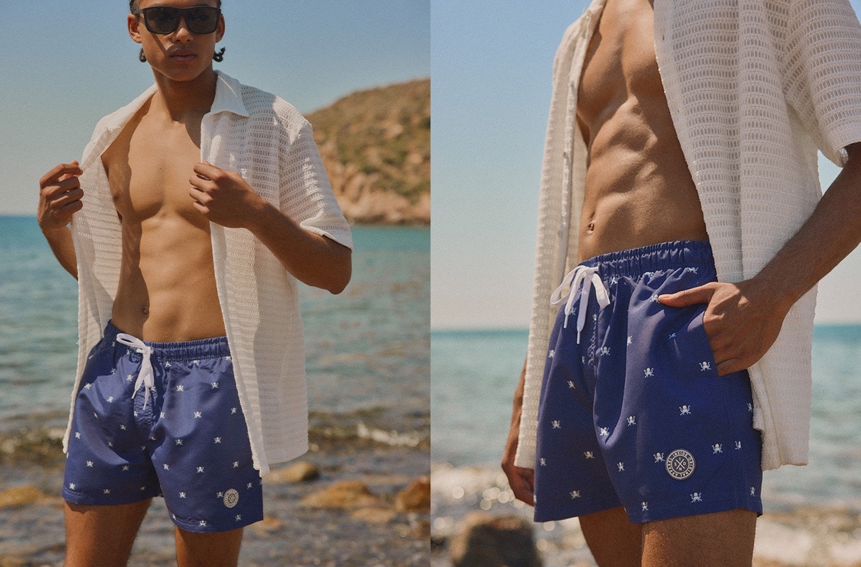 Maiô estampado polvos azul escuro vista meia frontal