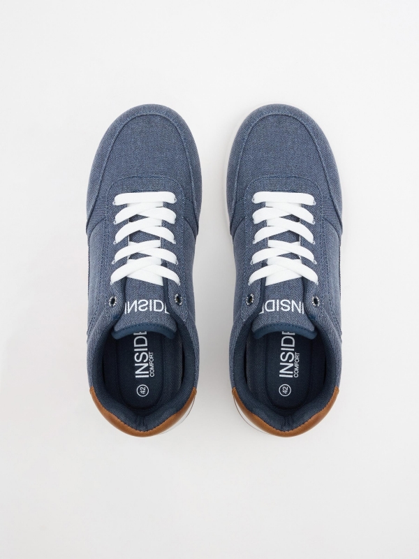 Zapatilla skater combinada vaquera azul acero vista trasera 45º