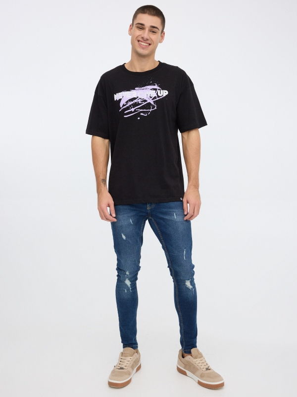 Never GiveUP T-shirt preto vista geral frontal