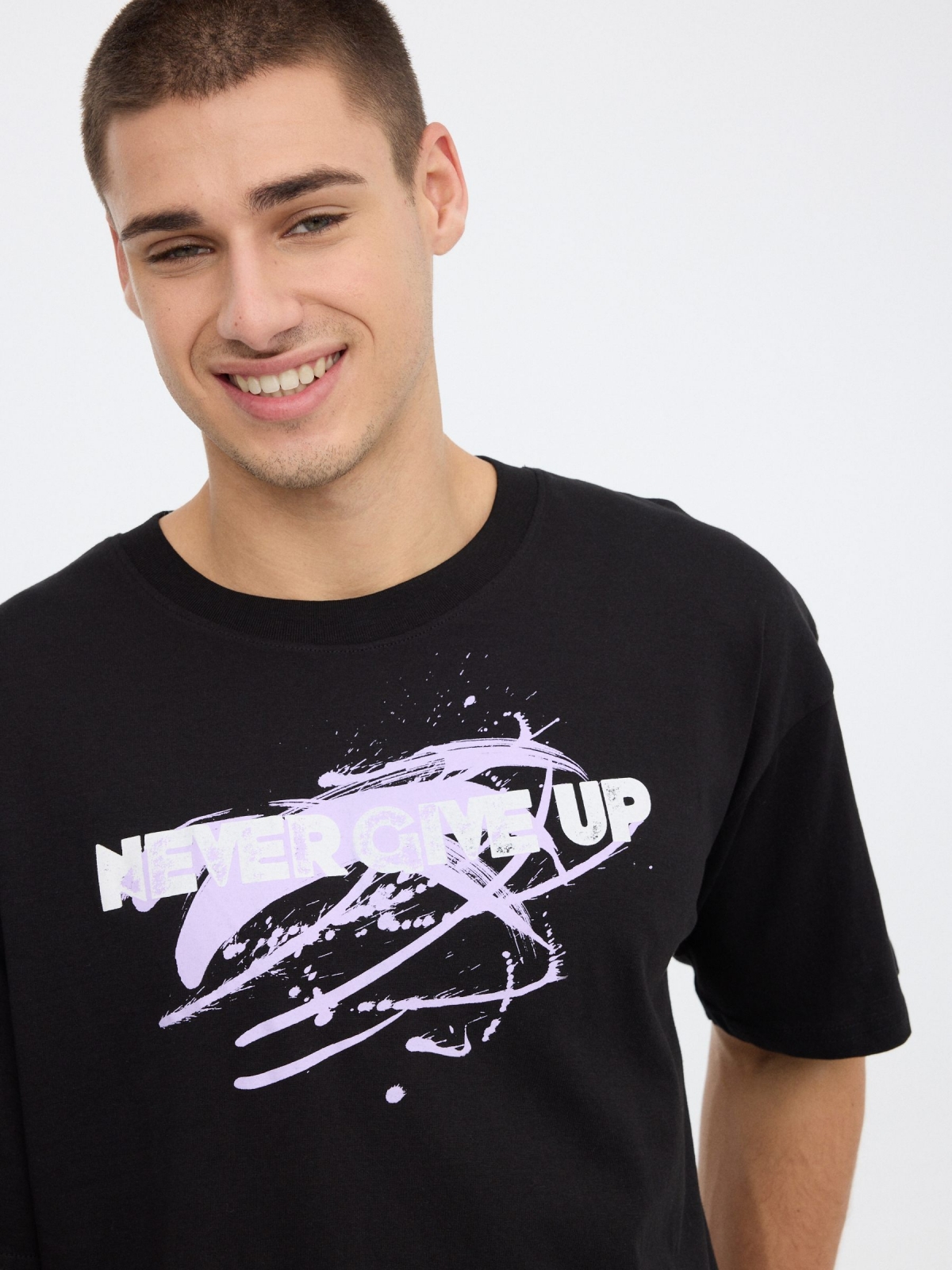 Never GiveUP T-shirt preto vista detalhe