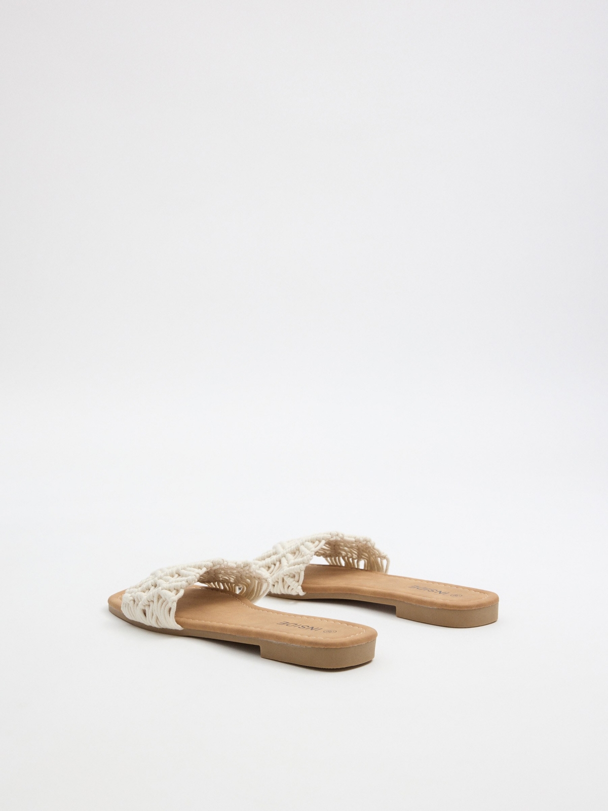 Sandalia pala crochet blanco roto vista trasera 45º