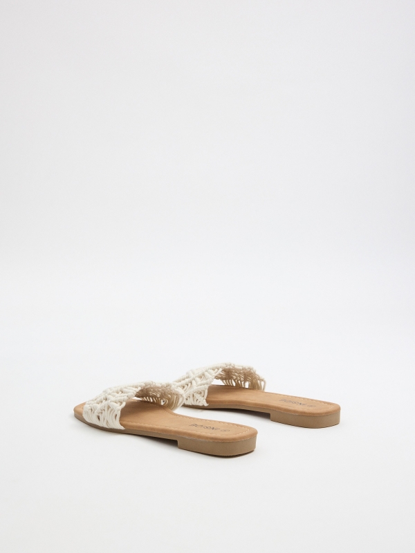 Sandalia pala crochet blanco roto vista trasera 45º