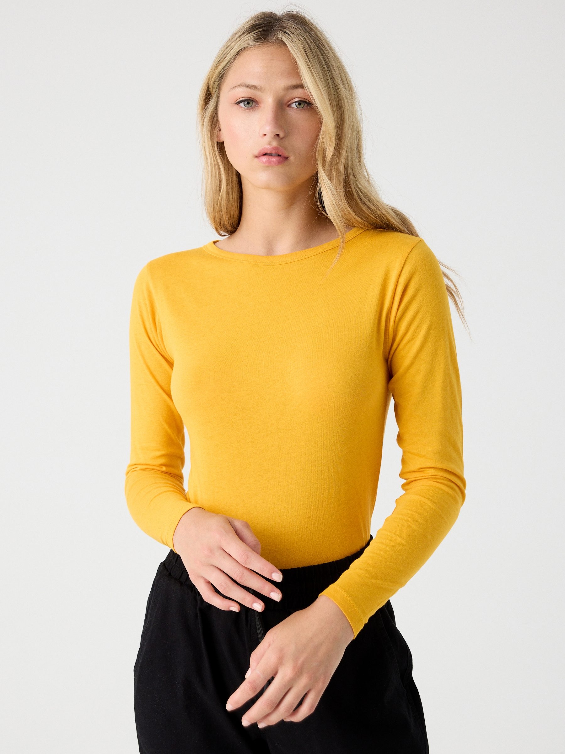 Basic long sleeve t-shirt yellow middle front view