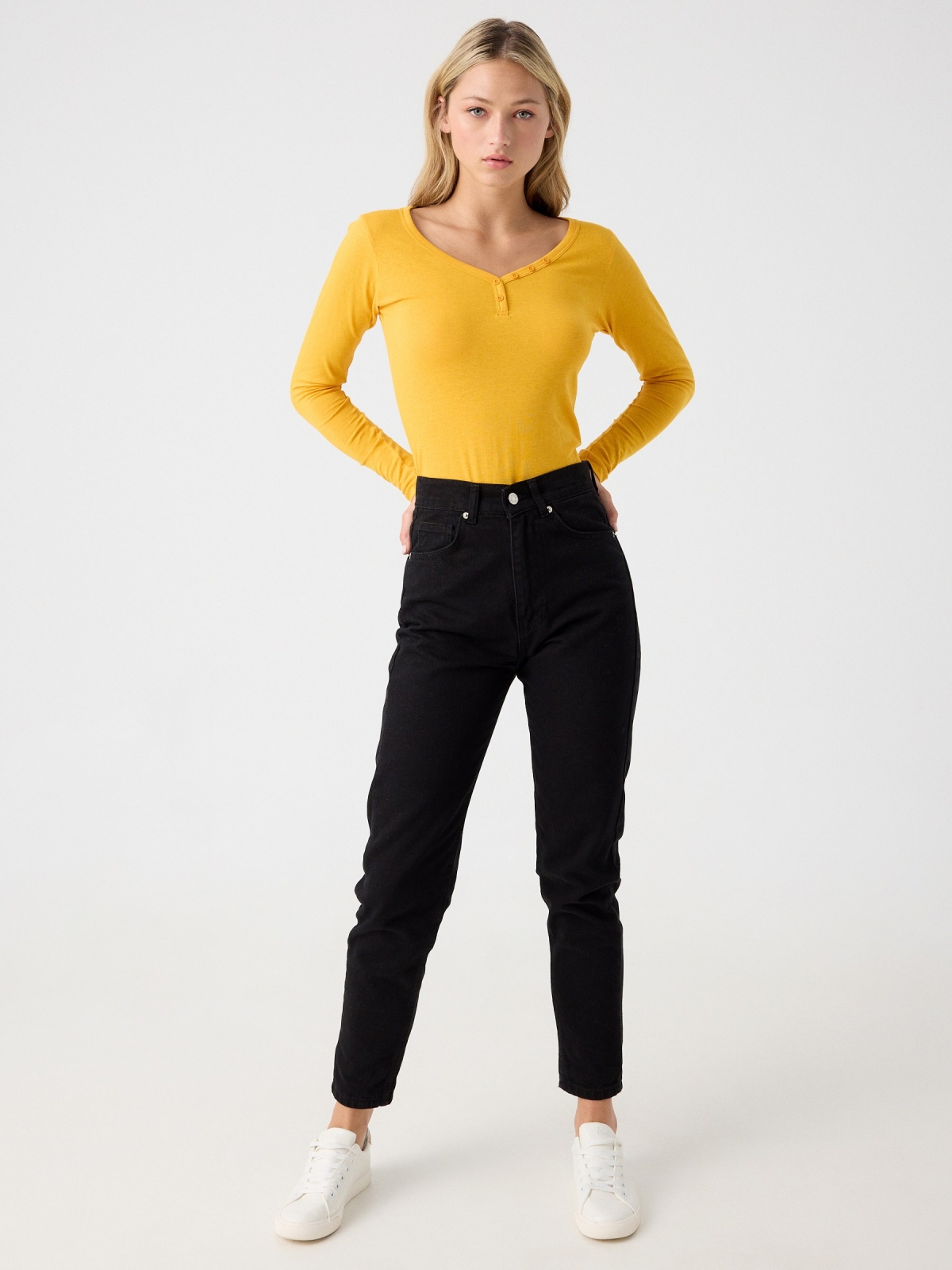 Buttoned v-neck t-shir yellow front view