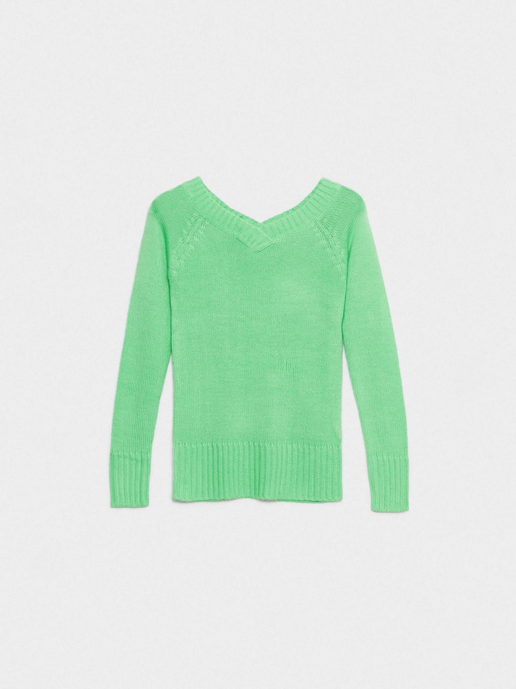 V-neck marbled sweater green middle front view