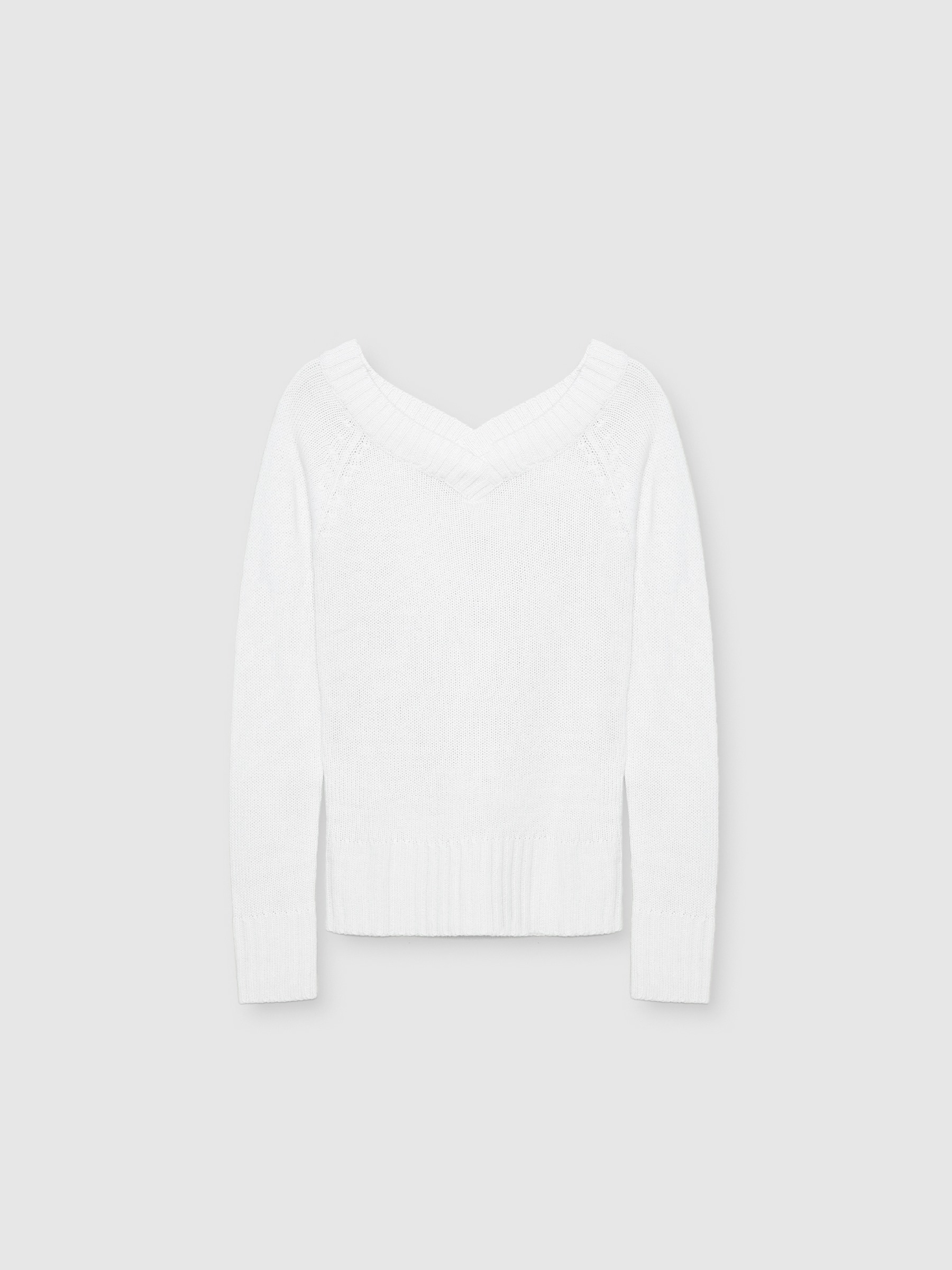 V-neck marbled sweater white middle front view