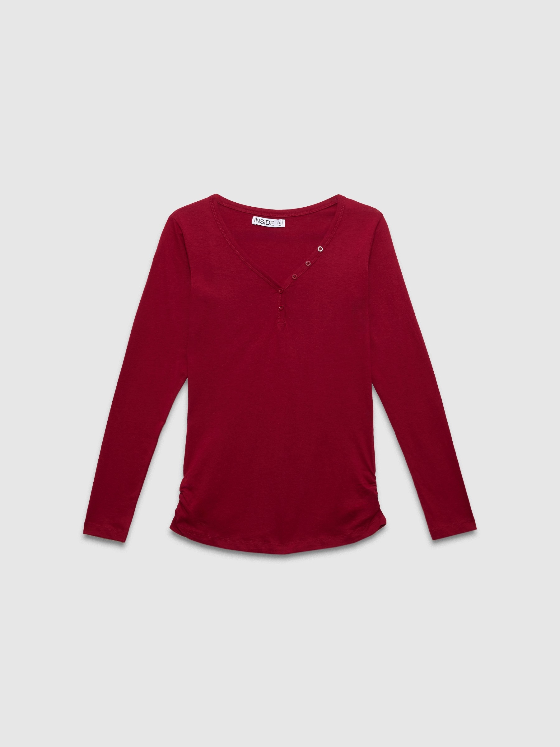 V-neck T-shirt with buttons garnet middle front view