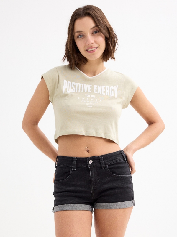Shorts denim tiro bajo efecto lavado negro vista media frontal