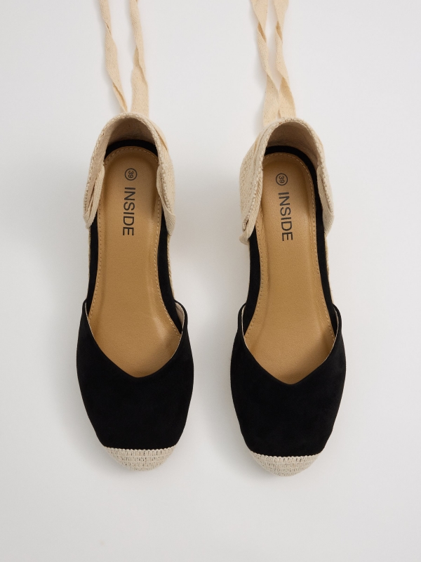 Closed toe microfiber wedges black zenithal view