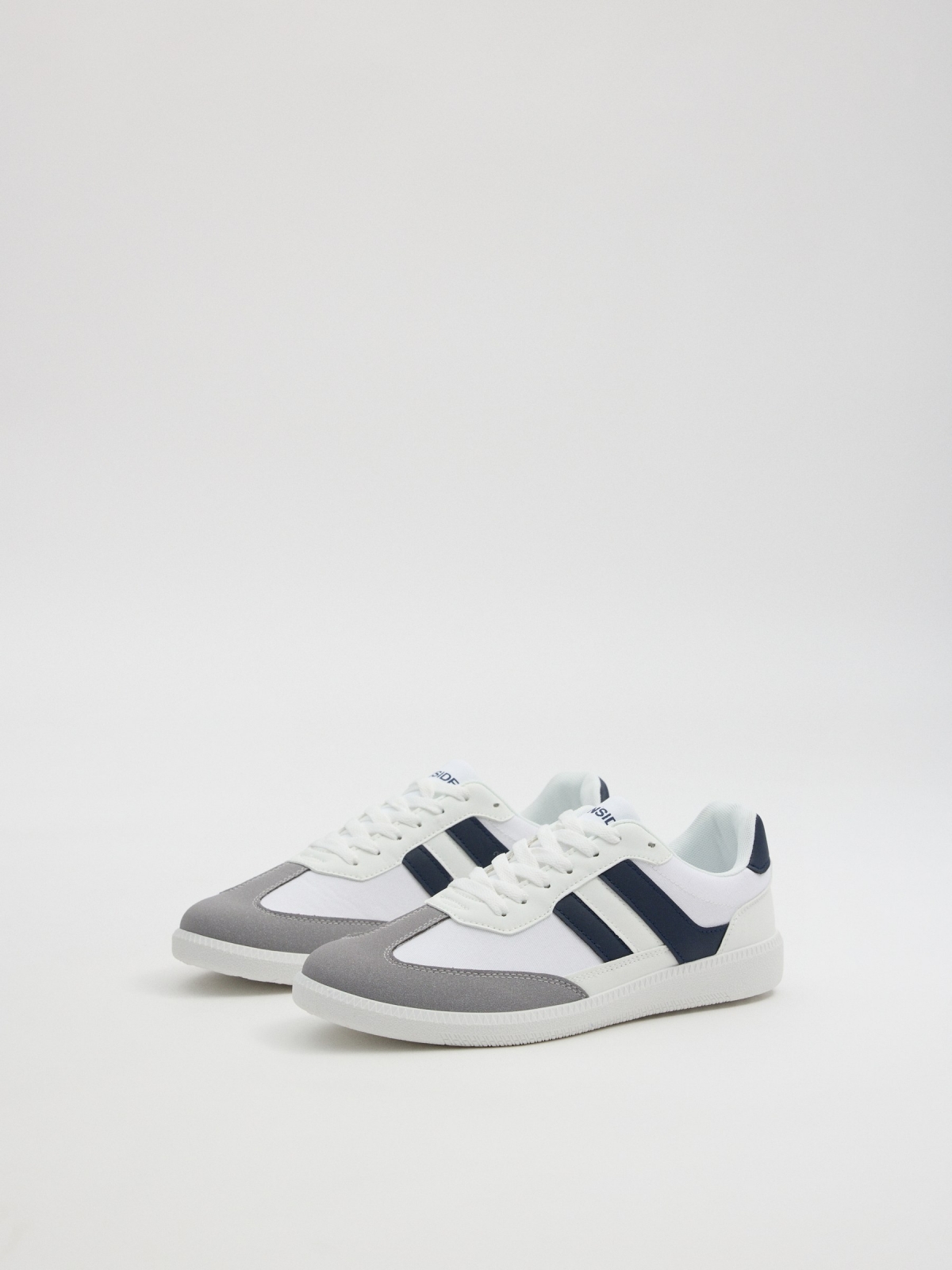 Two-tone canvas sneaker white 45º front view