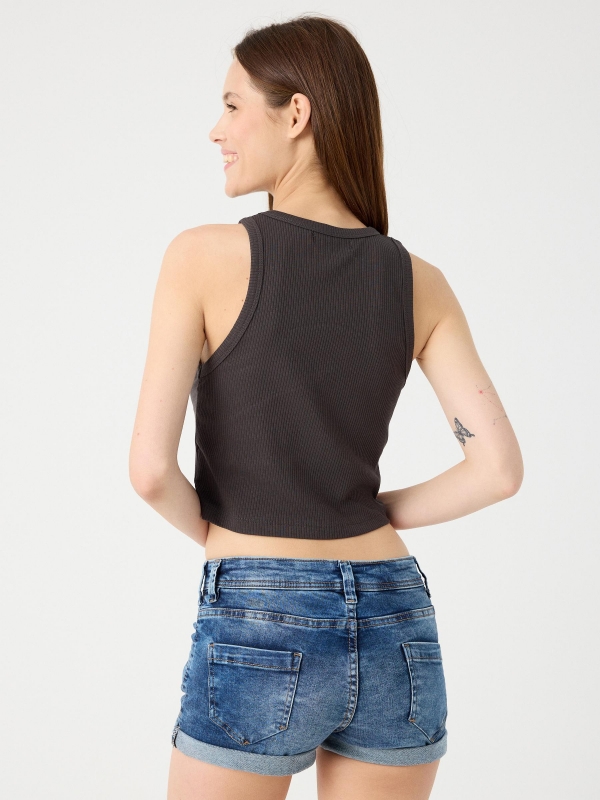 Shorts jeans azul lavado rasgados azul vista meia traseira